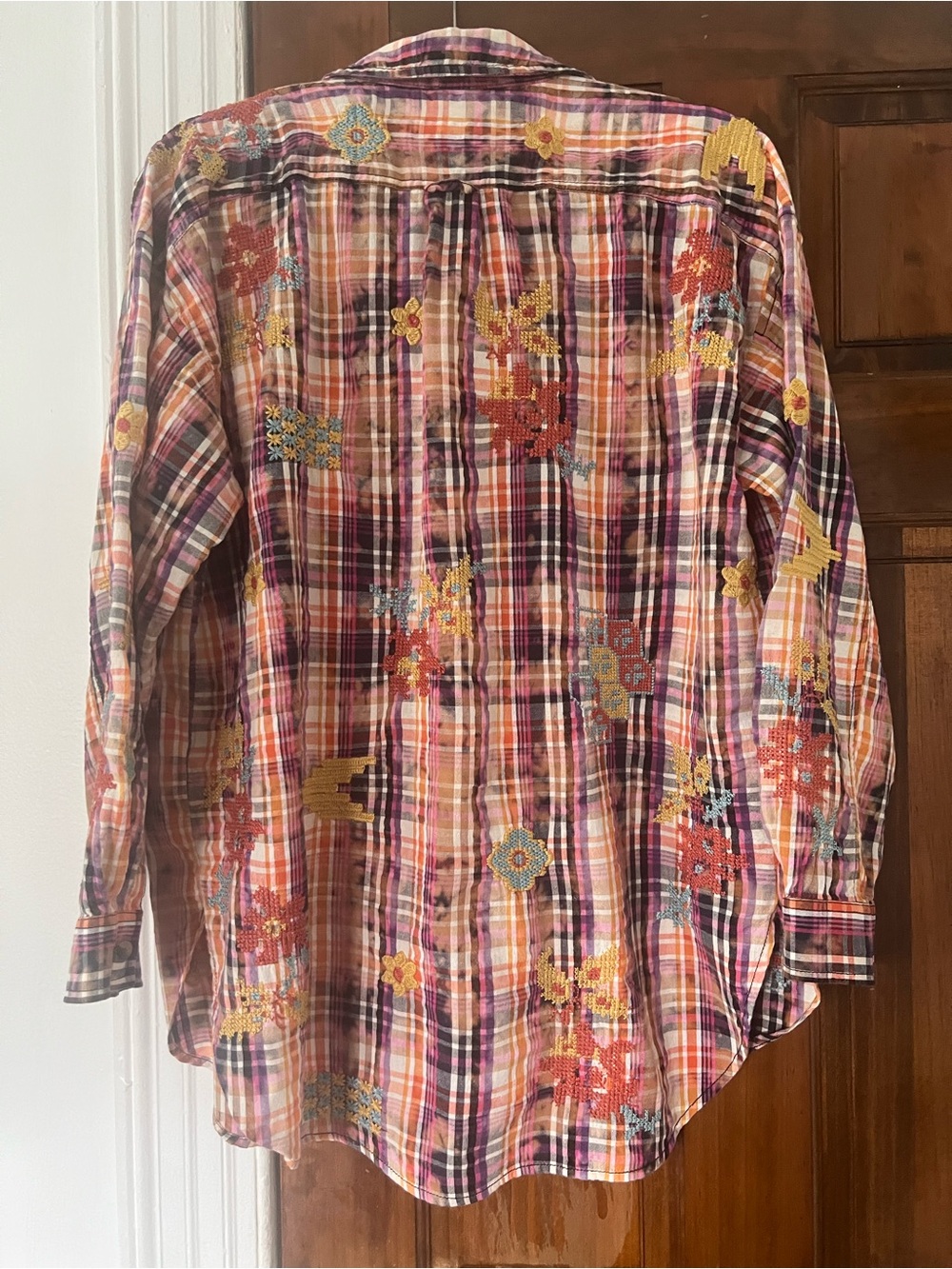 Size Large. Anthropologie Pilcro Plaid Crafted Buttondown. EUC - Picture 5 of 9